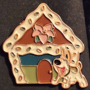 📌Disney Mulan Gingerbread House Enamel Pin